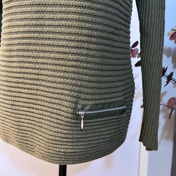 Organic Cotton Green Sweater with Zipper Detail - Picture 2 of 3